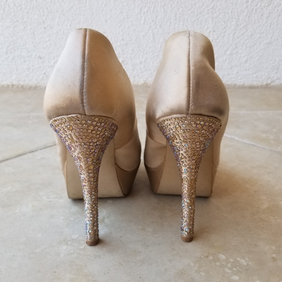 Steve Madden Partyy-R Rhinestone Platform Pump - Picture 4 of 8